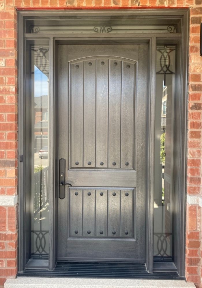 Brown front door with sidelites in Woodbridge.